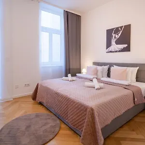 Sweet - Apartment