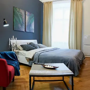 https://stylish-apartments-in-the-center.hotelslviv.net